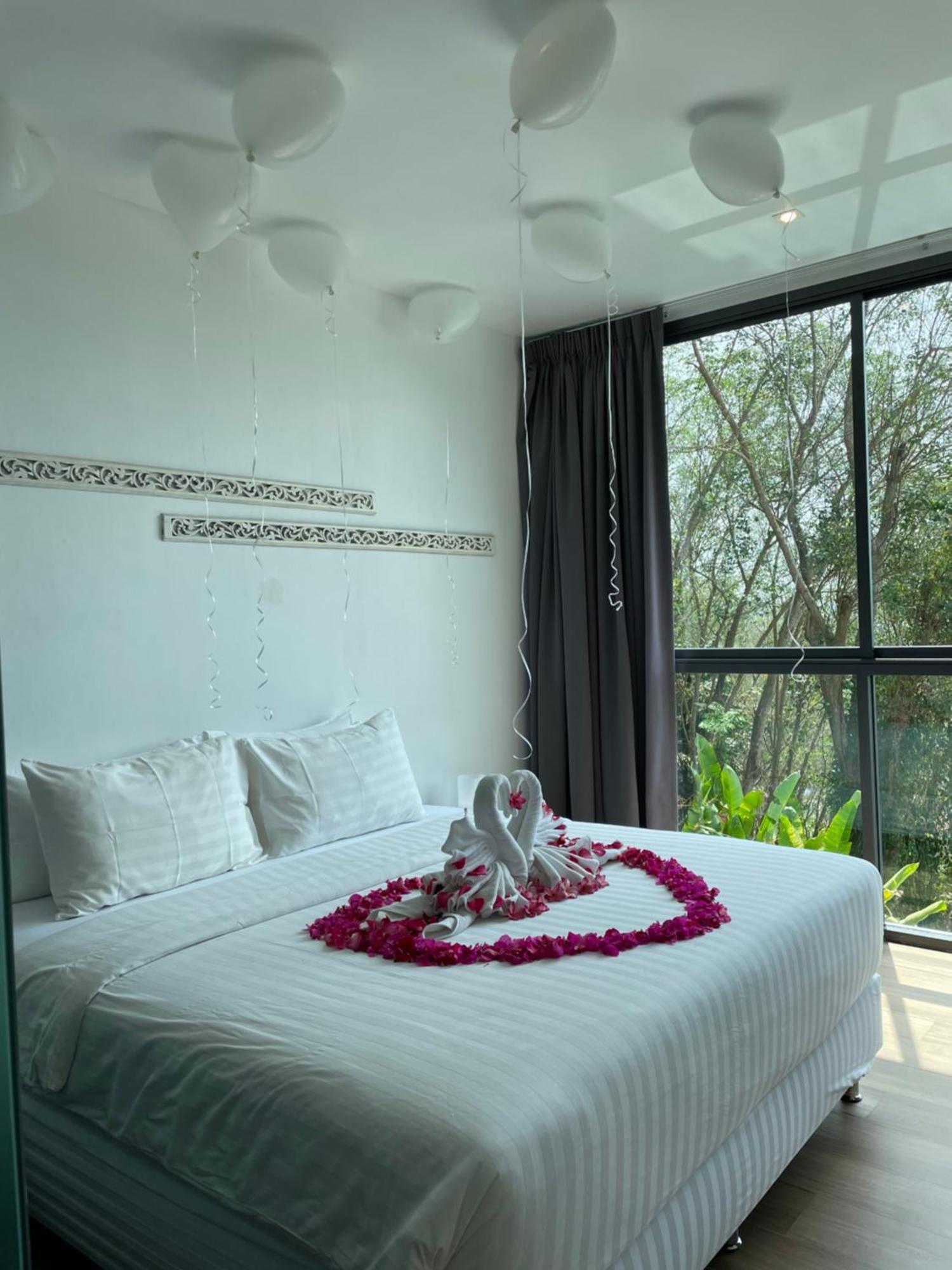 Baan Saint-Tropez Seaview Villas Kata Beach Eksteriør billede