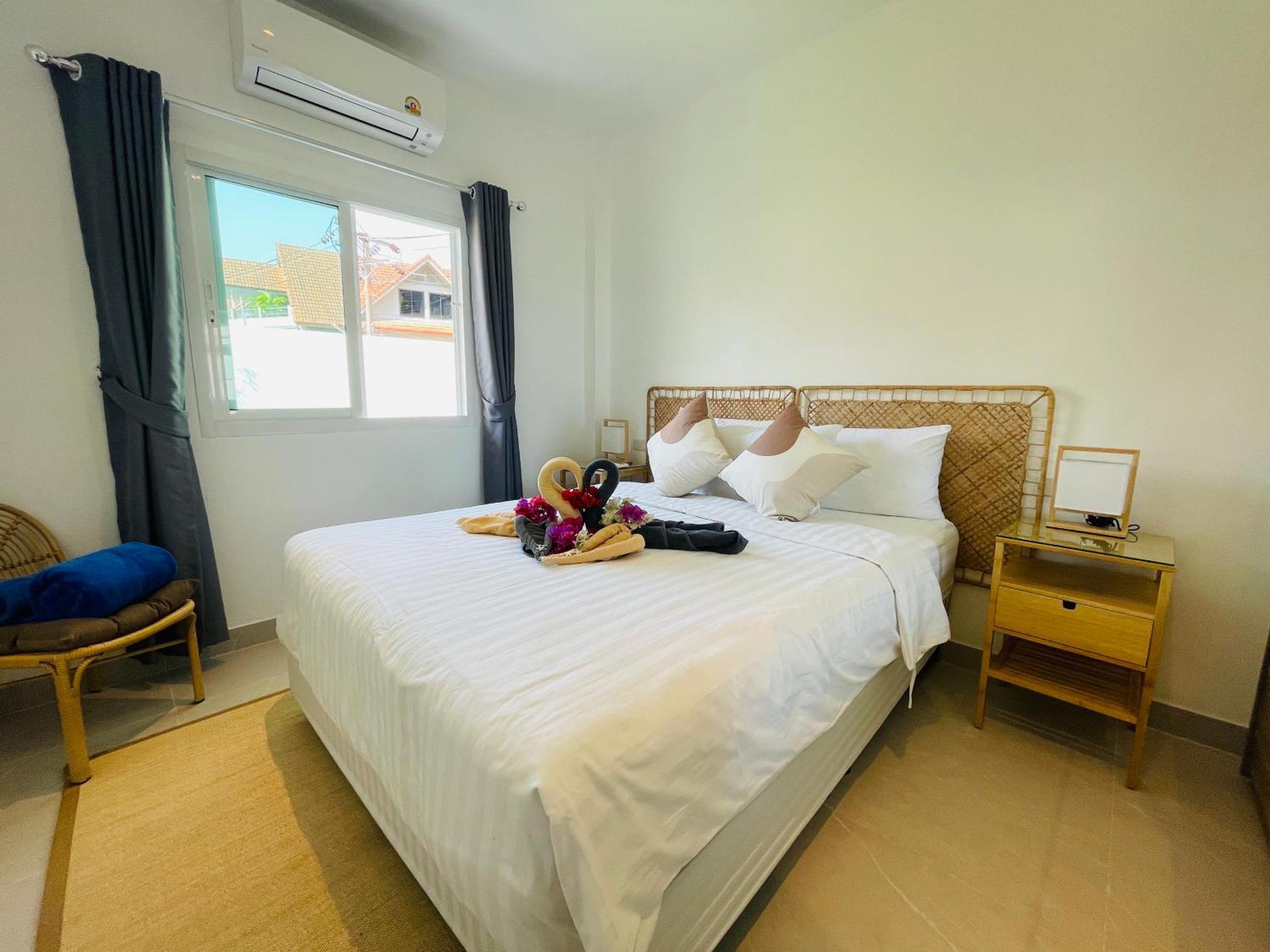 Baan Saint-Tropez Seaview Villas Kata Beach Eksteriør billede