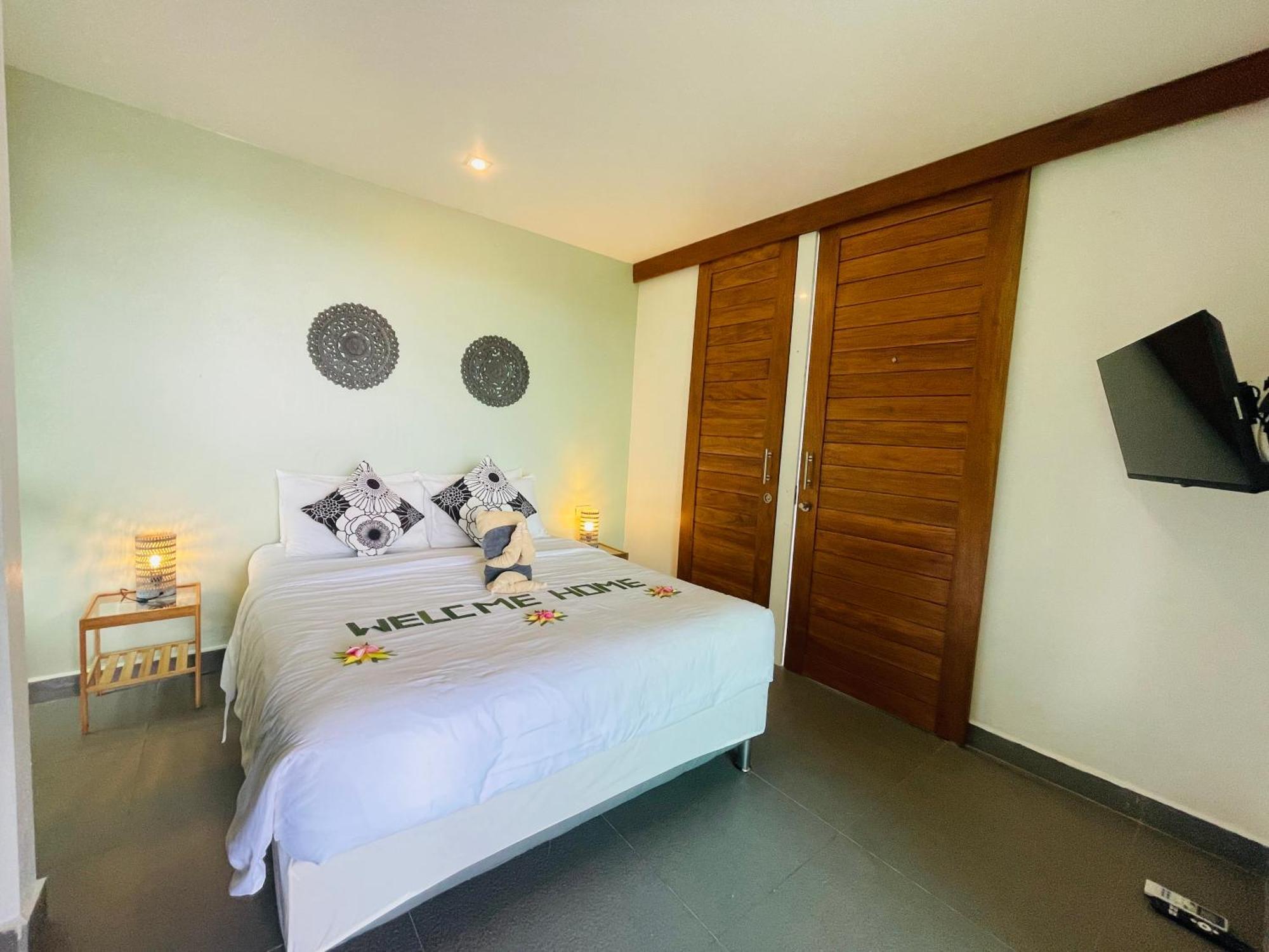 Baan Saint-Tropez Seaview Villas Kata Beach Eksteriør billede