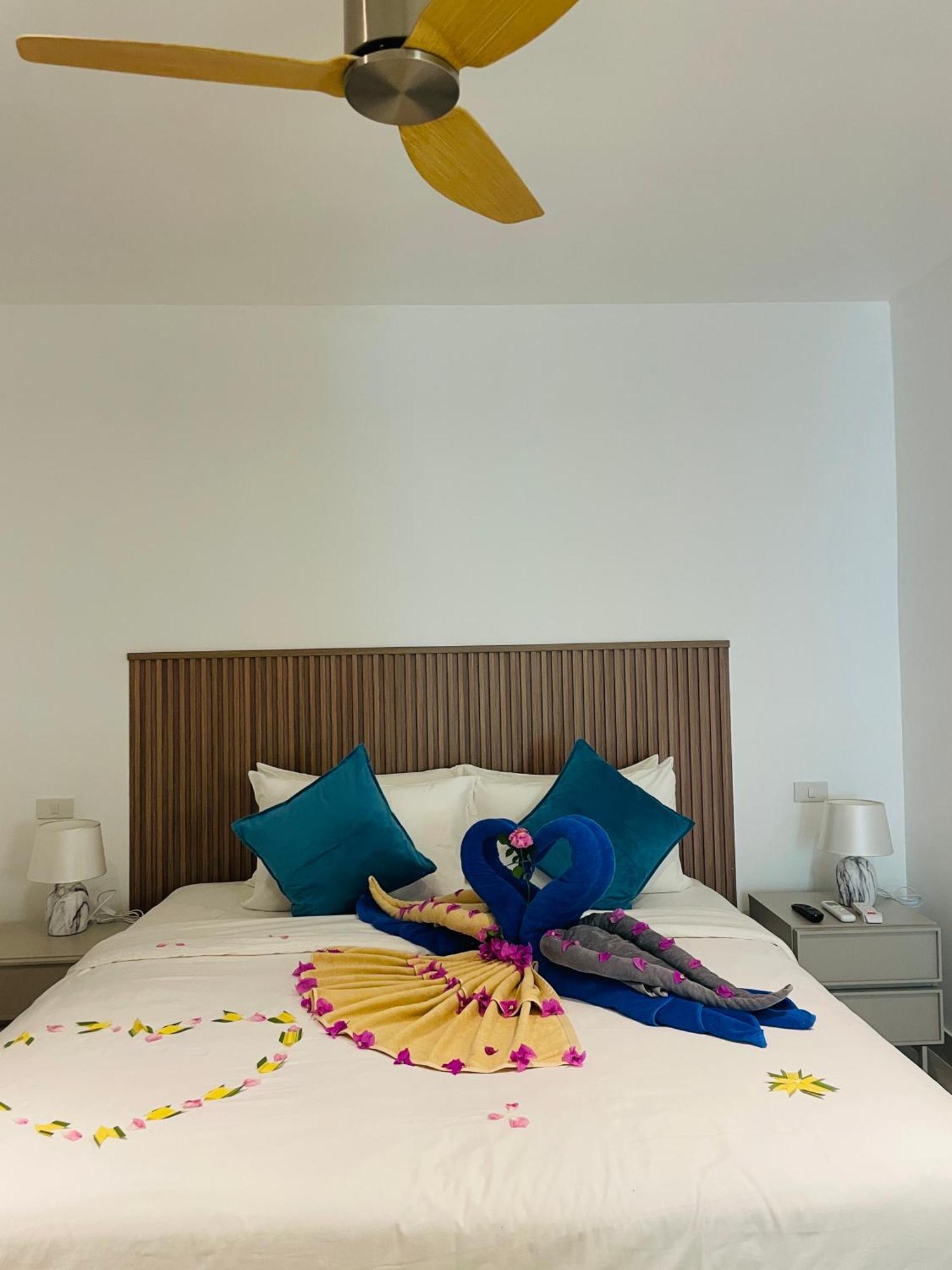 Baan Saint-Tropez Seaview Villas Kata Beach Eksteriør billede