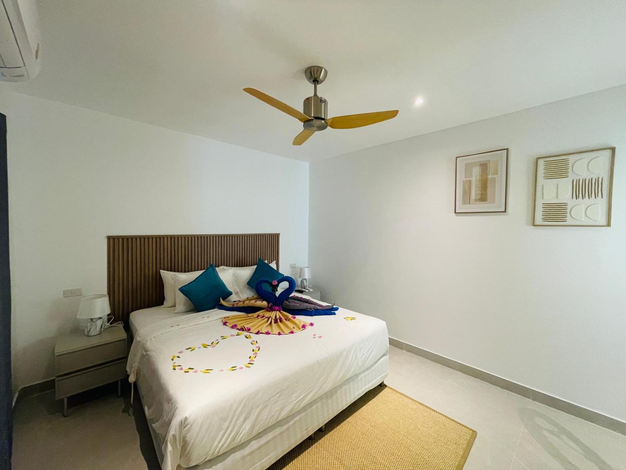 Baan Saint-Tropez Seaview Villas Kata Beach Eksteriør billede