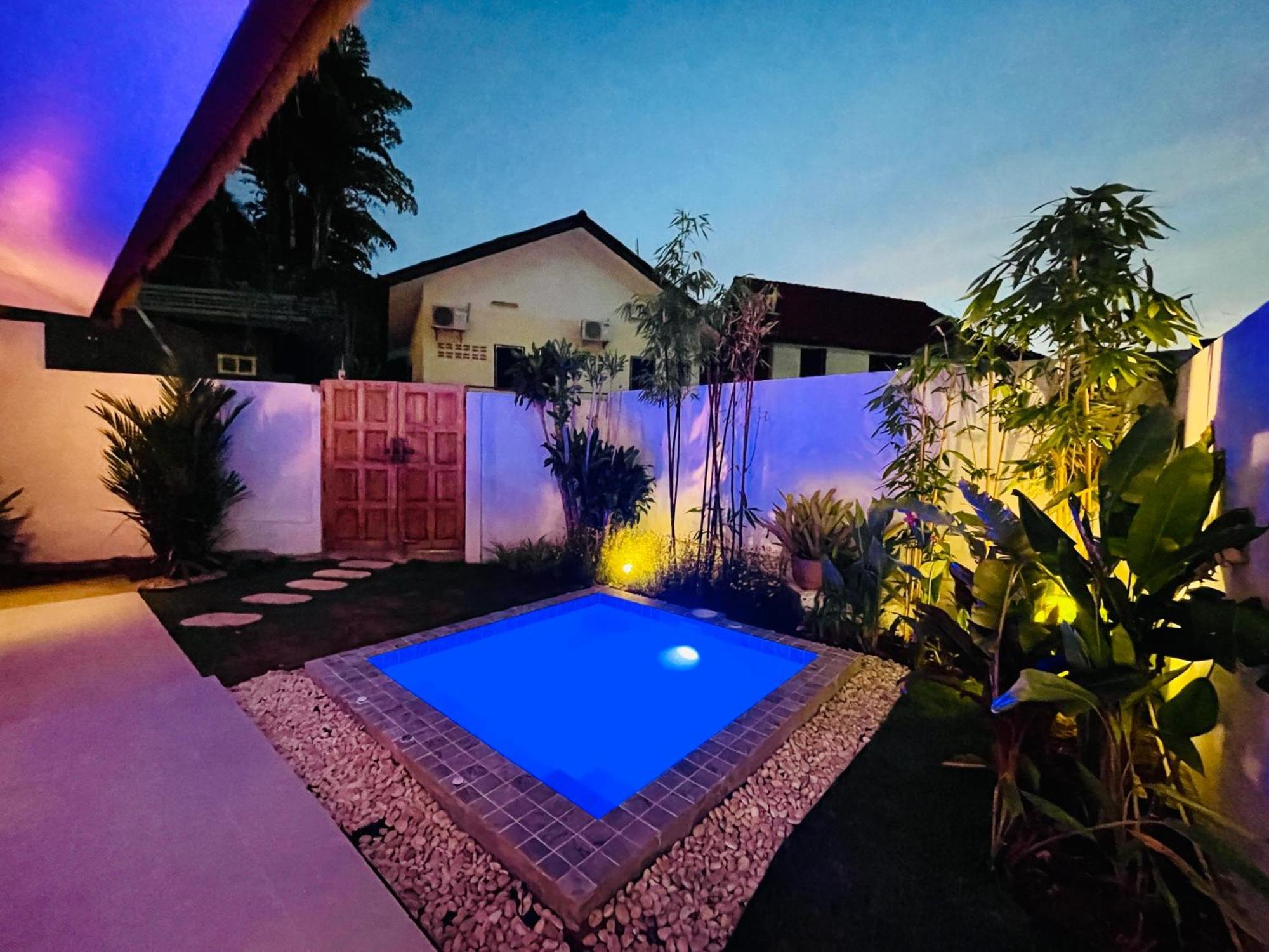 Baan Saint-Tropez Seaview Villas Kata Beach Eksteriør billede